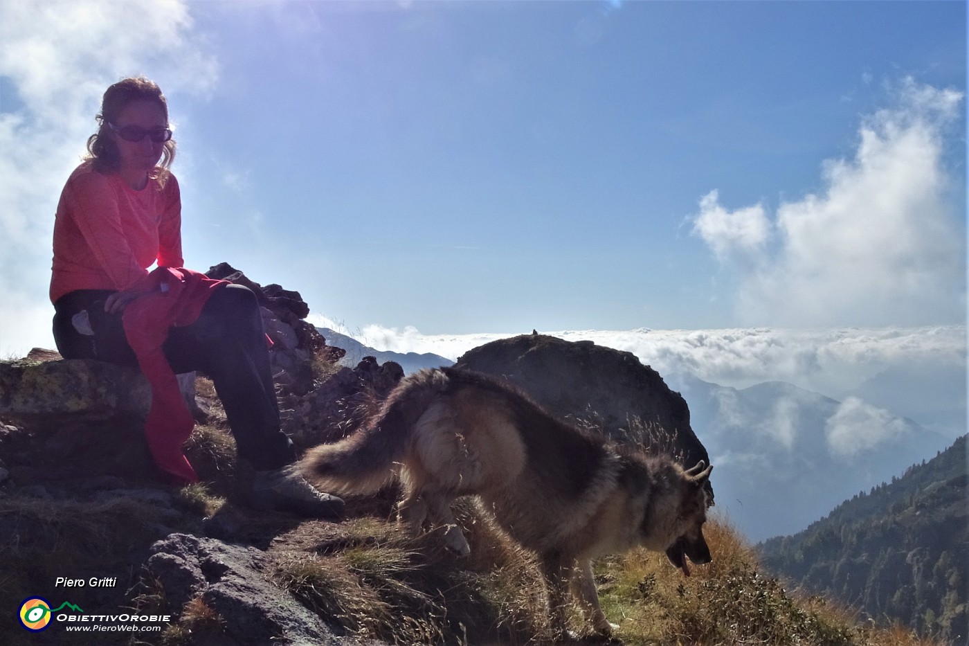 75 In vetta al Tre Pizzi sett. (2153 m).JPG